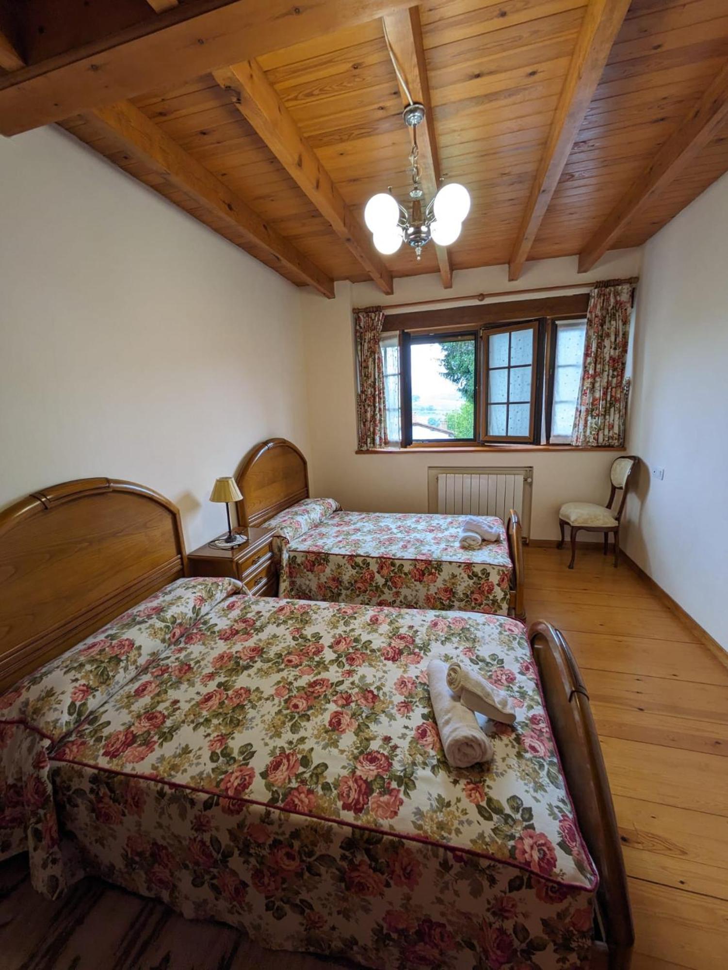 Casa Luisa Biedes, Pilona Villa Infiesto Ngoại thất bức ảnh